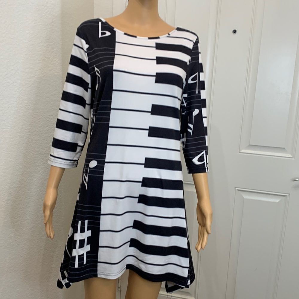 Azalea Medium Piano Keyboard Notes Scoop Neck 3/4 Sleeve Black White Handkerchie